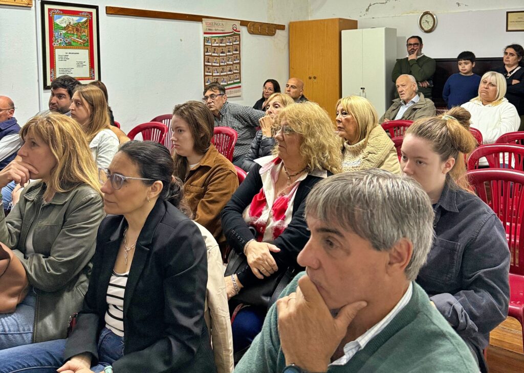 LA UCR DE BRAGADO REALIZÓ LA CHARLA PARA BRINDAR DETALLES DEL NODO BRAGADO 7 reunion ucr nodo2