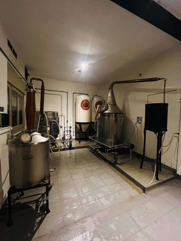 RECONOCIMIENTO NACIONAL A LA CALIDAD PARA UN WHISKY QUE SE DESTILA EN BRAGADO 7 whisky premiado2