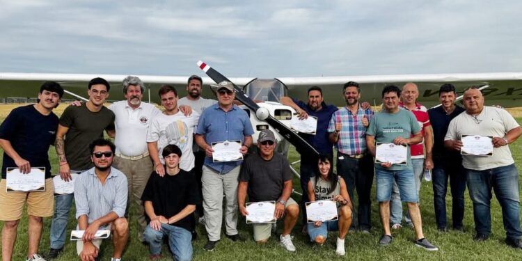 JORNADA TALLER EN GESTIÓN DE FACTORES HUMANOS EN EL AEROCLUB 1 JORNADA TALLER EN GESTIÓN DE FACTORES HUMANOS EN EL AEROCLUB