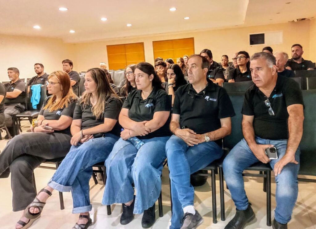 CHARLA ESTRES AGENTES1