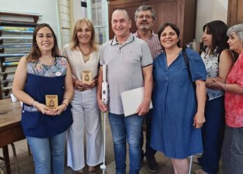 BASTONES SMART PARA NO VIDENTES REALIZADOS EN LA ESCUELA TECNICA DE BRAGADO