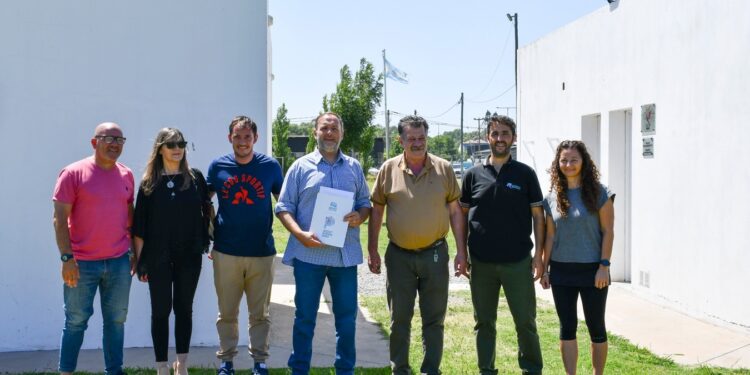 BARENGHI VISITÓ EL CEF Nº 59 TRAS FIRMAR UN CONVENIO PARA LA CONSTRUCCIÓN DE UN PLAYÓN DEPORTIVO