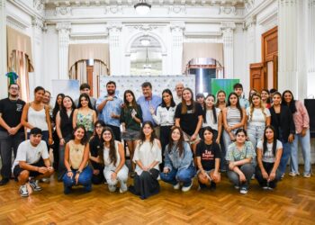 BECAS RESIDENCIALES: EL MUNICIPIO ENTREGÓ LAS LLAVES A LOS INGRESANTES DEL CICLO LECTIVO 2026 8 BECAS RESIDENCIALES: EL MUNICIPIO ENTREGÓ LAS LLAVES A LOS INGRESANTES DEL CICLO LECTIVO 2026