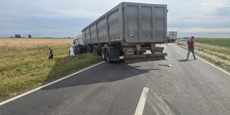 DOS PERSONAS FALLECIDAS EN RUTA 5. INTERVINO UN CAMION DE BRAGADO 1 DOS PERSONAS FALLECIDAS EN RUTA 5. INTERVINO UN CAMION DE BRAGADO