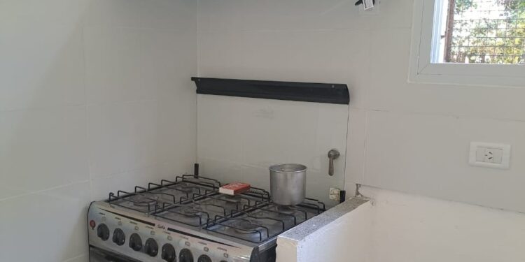 VISITA DE CONSEJEROS A LA ESCUELA N° 18 DE IRALA. SUPERVISARON OBRAS