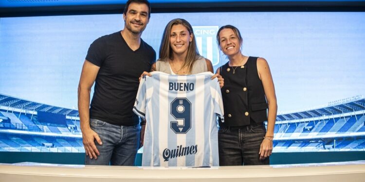 ROCIO BUENO FIRMO NUEVAMENTE CON RACING. ES LA GOLEADORA DEL PLANTEL 1 ROCIO BUENO FIRMO NUEVAMENTE CON RACING. ES LA GOLEADORA DEL PLANTEL