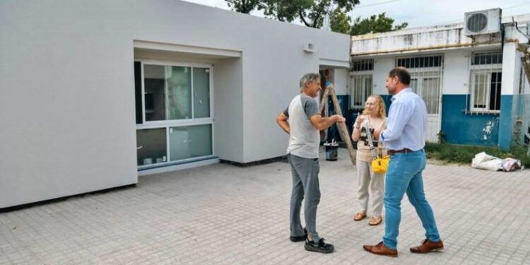 INTENDENTE SERENAL VISITÓ OBRAS QUE SE LLEVAN ADELANTE MEDIANTE EL FONDO EDUCATIVO 1 INTENDENTE SERENAL VISITÓ OBRAS QUE SE LLEVAN ADELANTE MEDIANTE EL FONDO EDUCATIVO