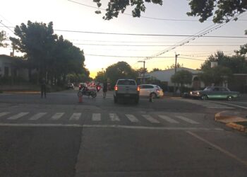 AFORTUNADAMENTE SIN HERIDOS, CHOQUE DE MOTO Y AUTO