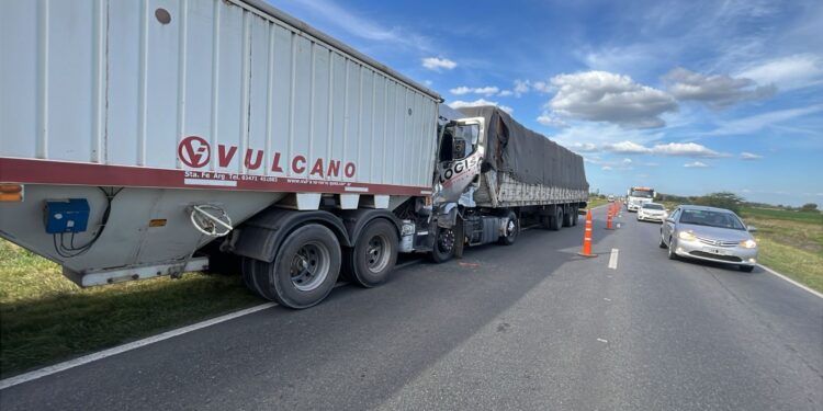 CHOQUE EN RUTA 5, AFORTUNADAMENTE CON HERIDOS LEVES