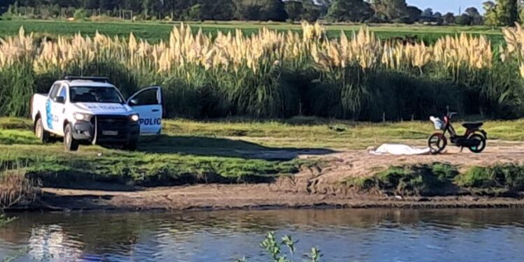 SE INVESTIGAN LA CUSA DEL FALLECIMIENTO DE UN HOMBRE EN CERCANÍAS DEL PUENTE DE “LA CARLOTA”