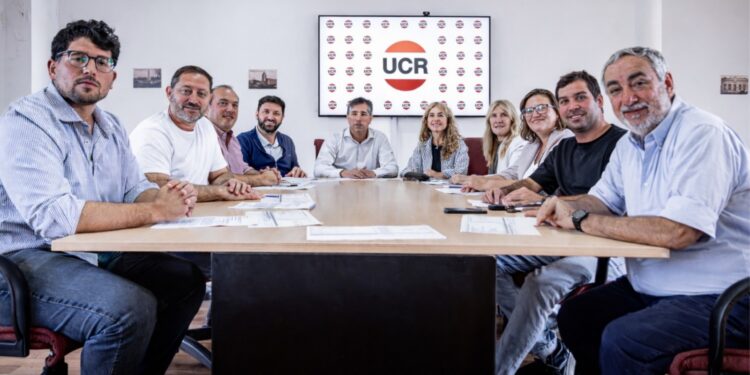 CON INTENDENTES Y LEGISLADORES LA UCR RECORRE LA CUARTA Y CONSOLIDA SU VOLUMEN POLÍTICO