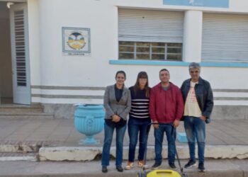 DANIELA MONZON ENTREGO UNA BARREDORA MANUAL EN O´BRIEN Y HUBO ELOGIOS AL DELEGADO