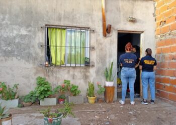 TRAS UNA DENUNCIA ANÓNIMA Y UNA RÁPIDA INVESTIGACIÓN, ALLANAN UN LUGAR DONDE SE VENDÍAN DROGAS
