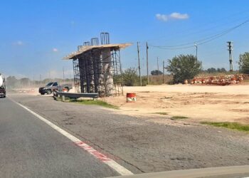 INCERTIDUMBRE POR OBRAS EN LA AU 5: PARALIZAN LAS OBRAS POR FALTA DE PAGO