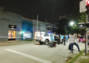 CHOQUE EN CENTRICA ESQUINA ENTRE UN AUTO Y UNA MOTO