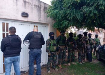 PERSONAL DE CIBERDELITOS REALIZÓ UN ALLANAMIENTO EN LA CASA DE UN EX POLICIA POR UNA CAUSA DE ABUSO SEXUAL INFANTIL