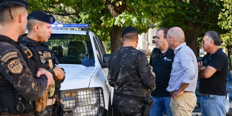 SE CONCRETO UN VIEJO ANHELO: NUEVO MÓVIL PARA EL GAD 1 SE CONCRETO UN VIEJO ANHELO: NUEVO MÓVIL PARA EL GAD
