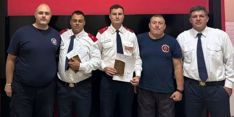 NUEVOS PASOS EN LA CARRERA BOMBERIL: DOS ASCENSOS EN EL CUARTEL DE BRAGADO 1 NUEVOS PASOS EN LA CARRERA BOMBERIL: DOS ASCENSOS EN EL CUARTEL DE BRAGADO