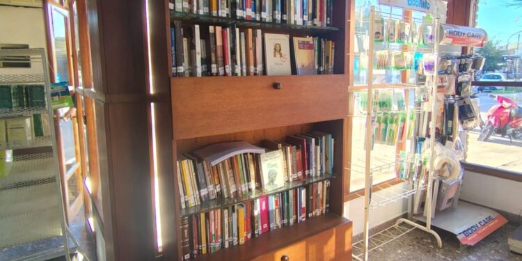 LOS LIBROS COMO REMEDIOS: UNA FARMACIA BIBLIOTECA EN UNA CIUDAD BONAERENSE