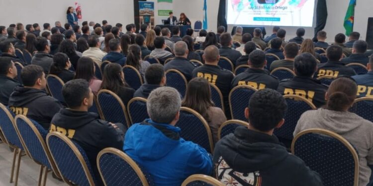 CAPACITACIÓN EN CIBERDELITOS, TECNOLOGÍAS APLICADAS A LA FUNCIÓN POLICIAL Y ABORDAJE EN LA TEMÁTICA DE GROOMING.