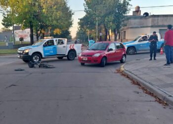 ACCIDENTE ENTRE UN AUTOMOVIL Y UN CICLISTA