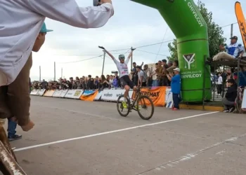 CRISTIAN CLAVERO IMPONE SU LEY EN CHIVILCOY: SE QUEDÓ CON LA ETAPA 4 DE LA DOBLE BRAGADO 2026 10 CRISTIAN CLAVERO IMPONE SU LEY EN CHIVILCOY: SE QUEDÓ CON LA ETAPA 4 DE LA DOBLE BRAGADO 2026