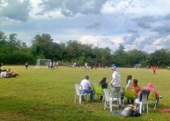 EN EL CLUB VICTORIA, DESPUÉS DE 20 AÑOS, VOLVIÓ EL FÚTBOL A LA LIMPIA 6 EN EL CLUB VICTORIA, DESPUÉS DE 20 AÑOS, VOLVIÓ EL FÚTBOL A LA LIMPIA