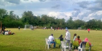 EN EL CLUB VICTORIA, DESPUÉS DE 20 AÑOS, VOLVIÓ EL FÚTBOL A LA LIMPIA