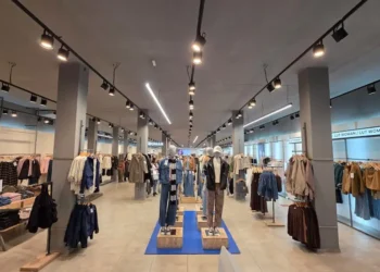 JEANS A $35.000: LA FÓRMULA DE LE UTTHE, LA “H&M” ARGENTINA QUE SEXTUPLICÓ SU TAMAÑO EN LA PEATONAL CORDOBESA