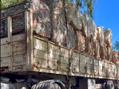 AMBIENTE DE LA MUNICIPALIDAD ANUNCIO EL ENVIO DE MAS DE 15 MIL KILOS DE MATERIALES RECICLADOS