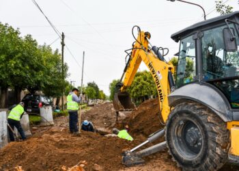 AVANZA LA OBRA DE DESAGÜES PLUVIALES EN LOS BARRIOS FONAVI I, FONAVI II Y EL COMPLEJO 8 AVANZA LA OBRA DE DESAGÜES PLUVIALES EN LOS BARRIOS FONAVI I, FONAVI II Y EL COMPLEJO
