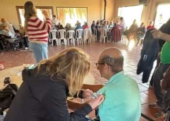 CAMPAÑA DE VACUNACIÓN PAMI: MÁS DE 100 AFILIADOS RECIBIERON LA VACUNA ANTIGRIPAL EN BRAGADO