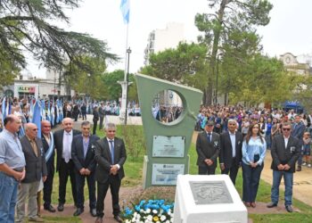 LA VICE PRESIDENTE DE LA NACION ACOMPAÑÓ AL INTENDENTE BRITOS EN EL ACTO POR MALVINAS