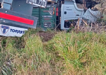 HOY EN RUTA 5, FRENÓ PARA NO ATROPELLAR A UN CICLISTA Y PROVOCÓ UN VIOLENTO CHOQUE MÚLTIPLE 6 HOY EN RUTA 5, FRENÓ PARA NO ATROPELLAR A UN CICLISTA Y PROVOCÓ UN VIOLENTO CHOQUE MÚLTIPLE