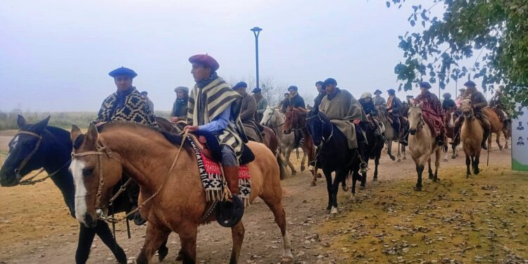 EL 25 DE MAYO Y LA "FIESTA NACIONAL DEL CABALLO": SE REALIZO NUEVAMENTE LA TRADICIONAL CABALGATA 1 EL 25 DE MAYO Y LA “FIESTA NACIONAL DEL CABALLO”: SE REALIZO NUEVAMENTE LA TRADICIONAL CABALGATA