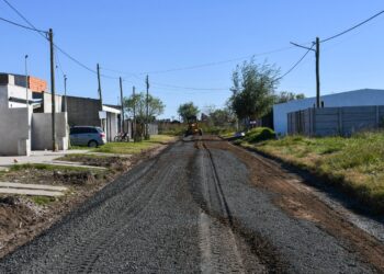 BARRIO LAS ROSAS:  OBRAS DE CONSOLIDADO DE CALLES