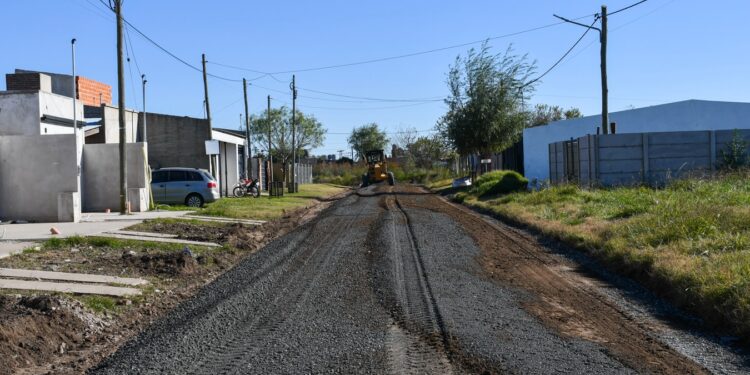 BARRIO LAS ROSAS:  OBRAS DE CONSOLIDADO DE CALLES