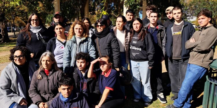 CAMPAÑA PARA RECAUDAR EL DINERO PARA REALIZAR EL VIAJE DE LOS ALUMNOS DE LA ESCUELA TÉCNICA QUE FUERON ESTAFADOS