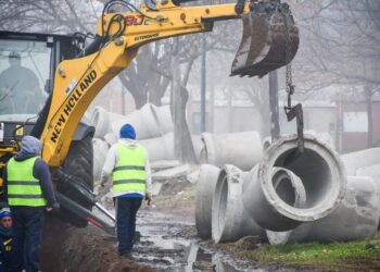 SIGUE ADELANTE LA OBRA DE DESAGÜES PLUVIALES EN EL BARRIO FONAVI
