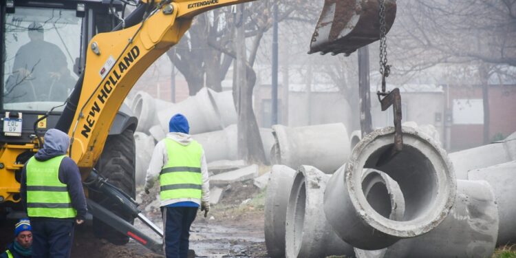 SIGUE ADELANTE LA OBRA DE DESAGÜES PLUVIALES EN EL BARRIO FONAVI