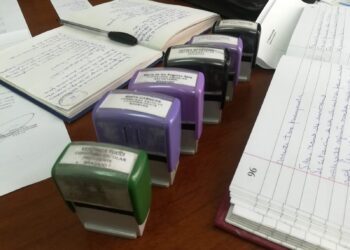 UNA RENUNCIA MAS EN EL CONSEJO ESCOLAR Y VAN..