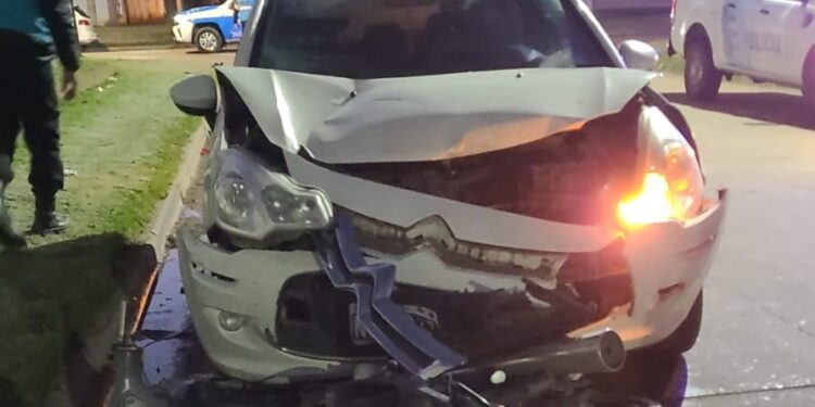 ACCIDENTE EN PALACIOS Y PRINGLES. COLISION DE UNA MOTO Y UN AUTO