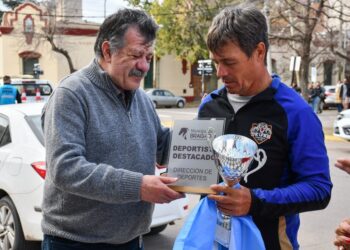 EMOTIVO RECIBIMIENTO A “TANQUI” FERNÁNDEZ, RECIENTE CAMPEÓN DEL MUNDO SENIOR DE FOOTGOLF