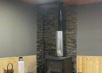 PRINCIPIO DE INCENDIO DE UNA ESTUFA A LEÑA. AFORTUNADAMENTE PUDO SER CONTROLADO