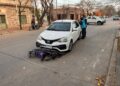 ACCIDENTE ENTRE UN AUTO Y UNA MOTO. UNA MUJER HERIDA