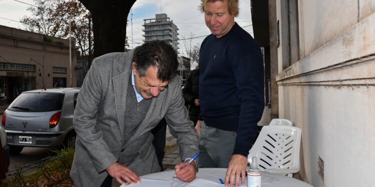 OMIC REALIZÓ UNA JUNTA DE FIRMAS EN DEFENSA DE LA LEY DE ZONA FRÍA