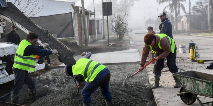 PAVIMENTO: A PUNTO DE CONCLUIR LA PRIMERA ETAPA EN BARRIO RIPARI 1 PAVIMENTO: A PUNTO DE CONCLUIR LA PRIMERA ETAPA EN BARRIO RIPARI