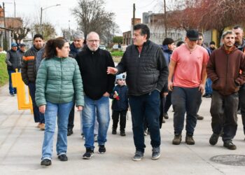 BARENGHI INAUGURÓ LAS NUEVAS CUADRAS DE PAVIMENTO Y ASEGURÓ QUE "TODOS LOS VECINOS TIENEN DERECHO A TENERLO" 8 BARENGHI INAUGURÓ LAS NUEVAS CUADRAS DE PAVIMENTO Y ASEGURÓ QUE “TODOS LOS VECINOS TIENEN DERECHO A TENERLO”