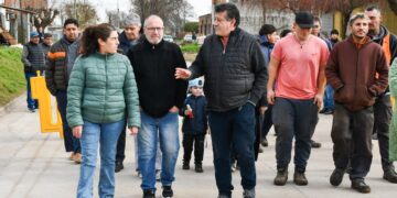 BARENGHI INAUGURÓ LAS NUEVAS CUADRAS DE PAVIMENTO Y ASEGURÓ QUE “TODOS LOS VECINOS TIENEN DERECHO A TENERLO”