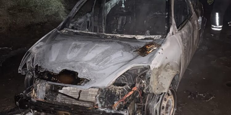 SE INCENDIÓ UN AUTO EN EL CAMINO A OLASCOAGA